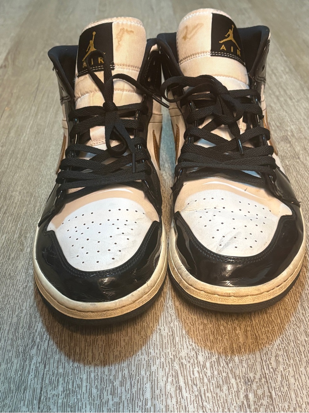 JORDAN 1 MID SE PATENT BLACK/METALLIC/ WHITE  SIZE 13 - Picture 8 of 10
